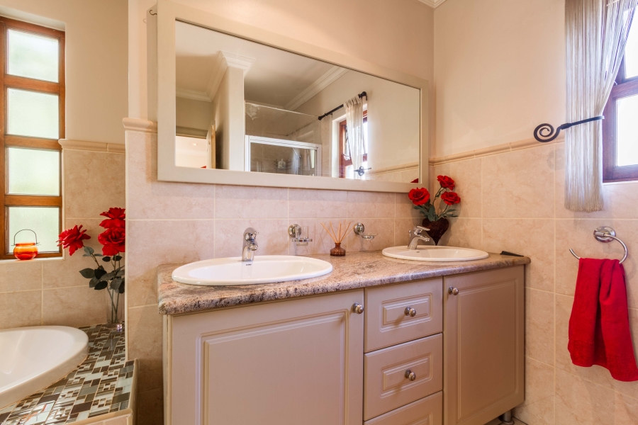 To Let 3 Bedroom Property for Rent in Silver Lakes Gauteng