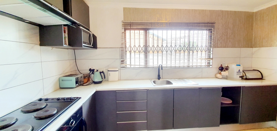 3 Bedroom Property for Sale in The Orchards Gauteng