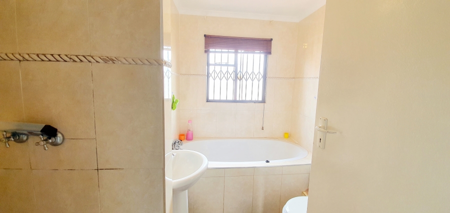 3 Bedroom Property for Sale in The Orchards Gauteng