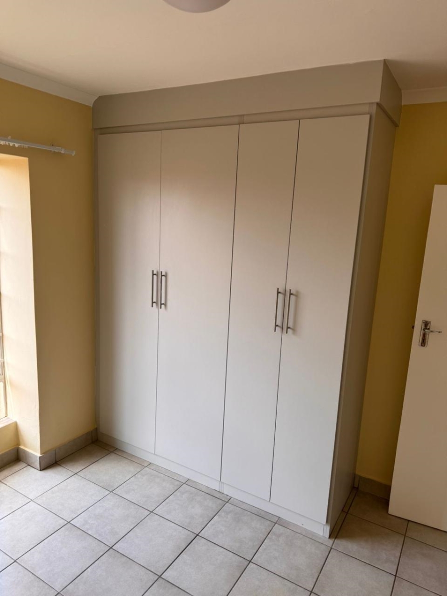 2 Bedroom Property for Sale in Mooikloof Gauteng