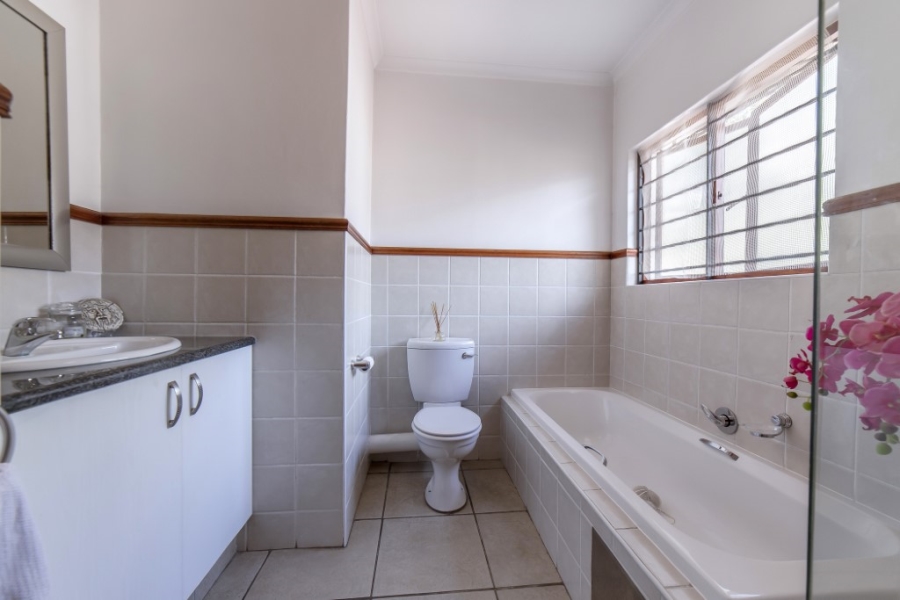 2 Bedroom Property for Sale in Woodmead Gauteng