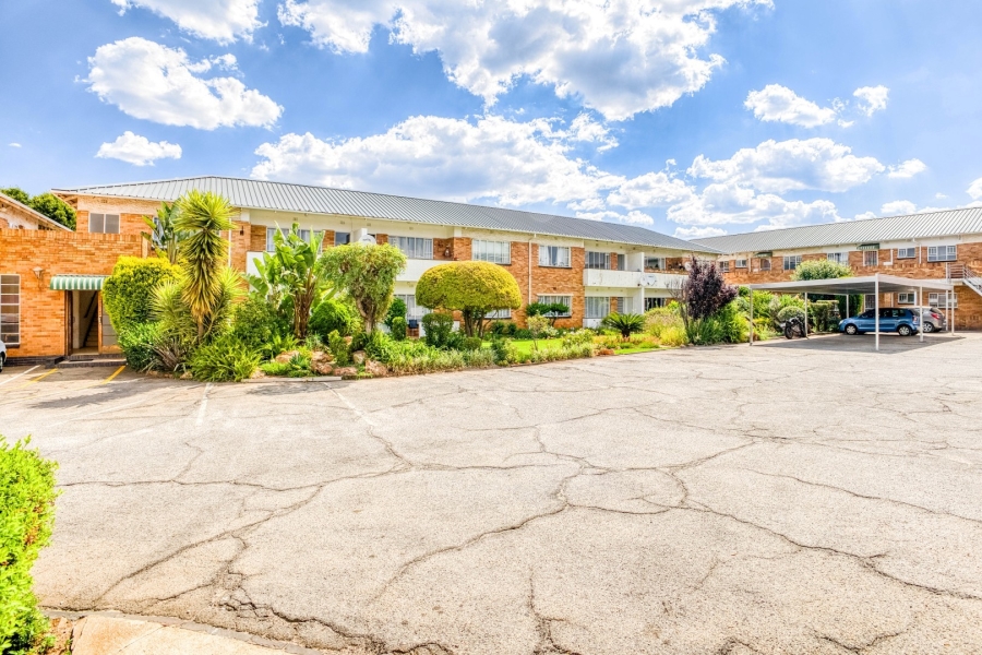 2 Bedroom Property for Sale in Linden Gauteng