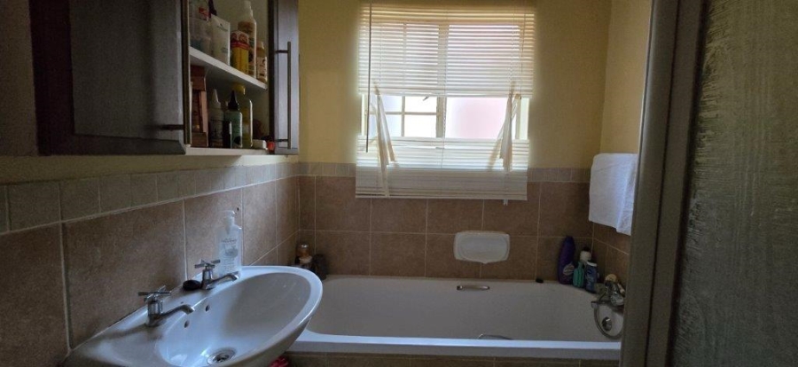 2 Bedroom Property for Sale in Mooikloof Gauteng