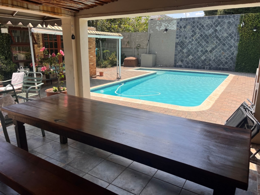 3 Bedroom Property for Sale in Highlands North Gauteng