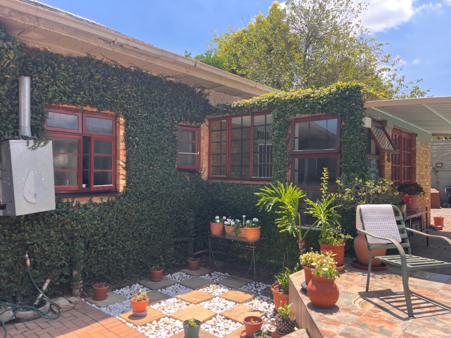 3 Bedroom Property for Sale in Highlands North Gauteng