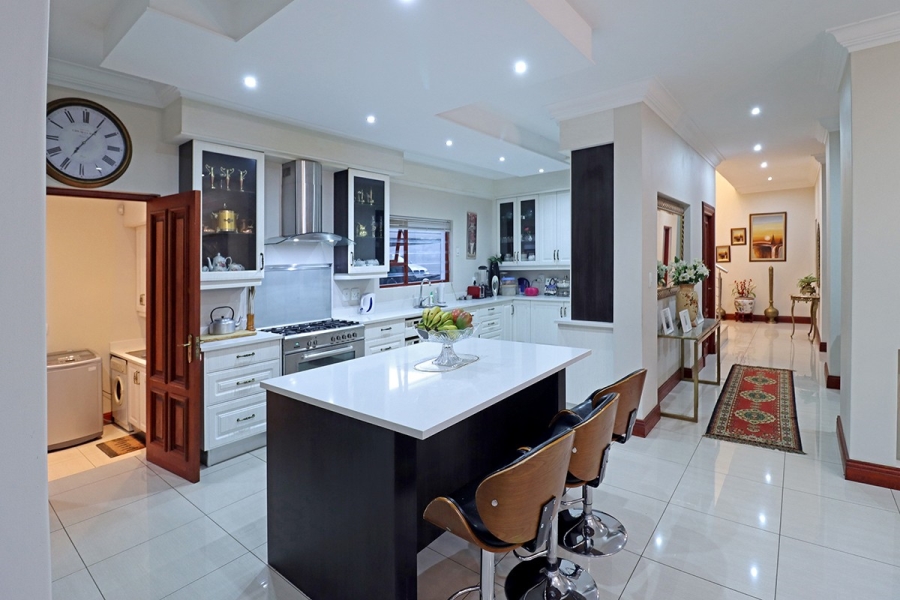 5 Bedroom Property for Sale in Bryanston Gauteng