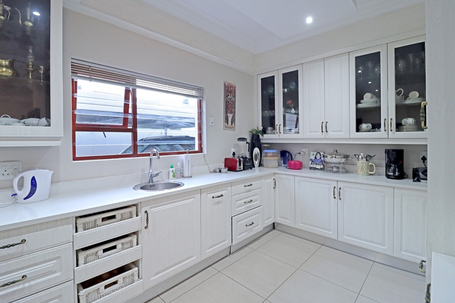 5 Bedroom Property for Sale in Bryanston Gauteng