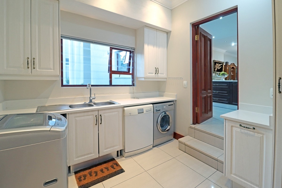 5 Bedroom Property for Sale in Bryanston Gauteng