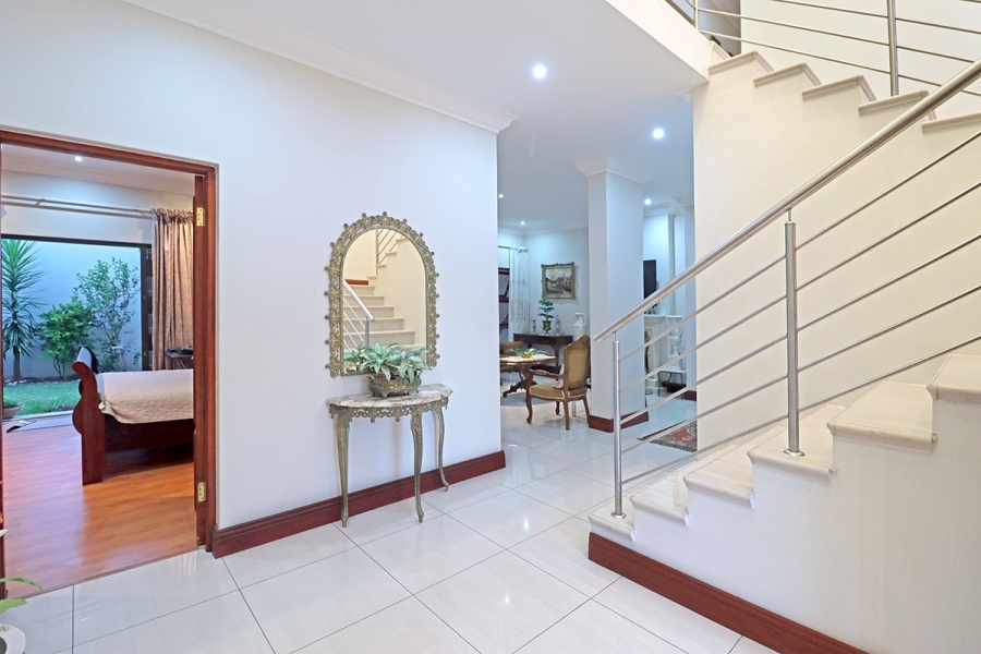 5 Bedroom Property for Sale in Bryanston Gauteng