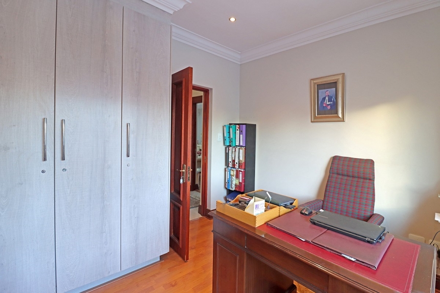 5 Bedroom Property for Sale in Bryanston Gauteng