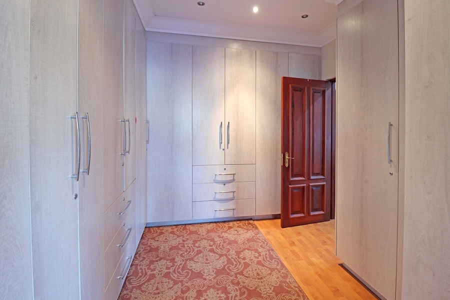 5 Bedroom Property for Sale in Bryanston Gauteng