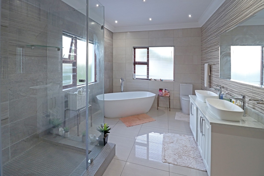 5 Bedroom Property for Sale in Bryanston Gauteng