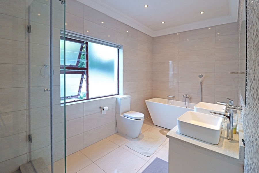 5 Bedroom Property for Sale in Bryanston Gauteng