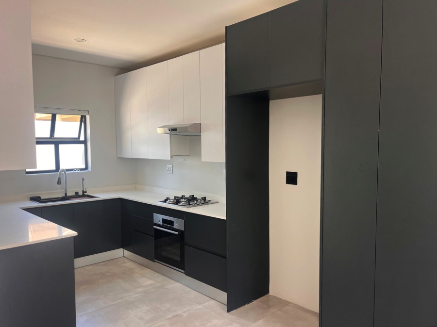 To Let 2 Bedroom Property for Rent in Oaklands Gauteng