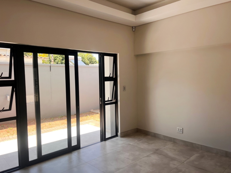 To Let 2 Bedroom Property for Rent in Oaklands Gauteng