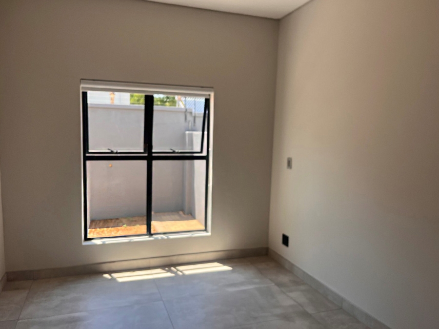 To Let 2 Bedroom Property for Rent in Oaklands Gauteng