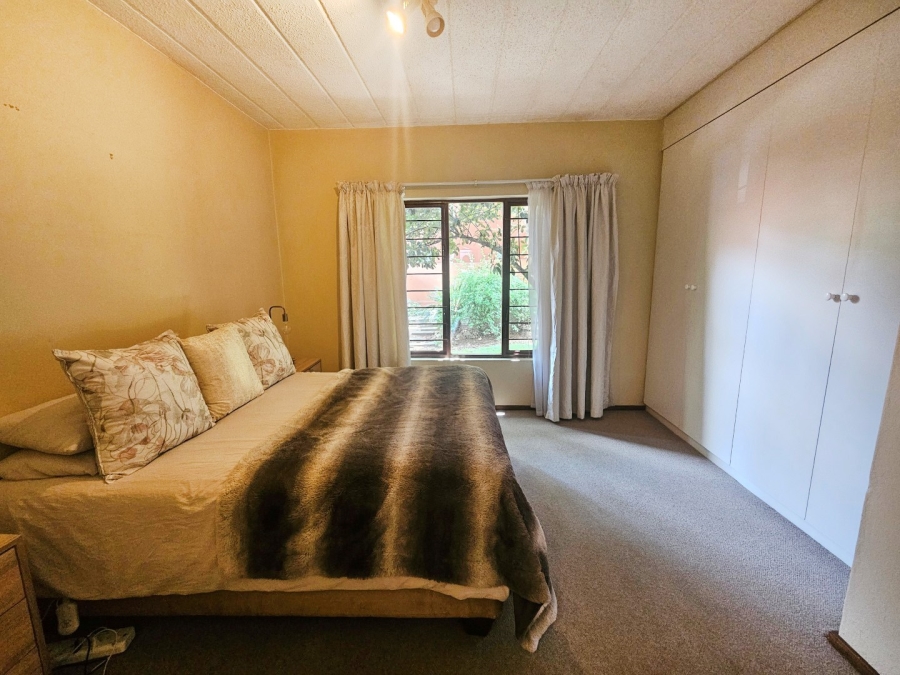 2 Bedroom Property for Sale in Sunninghill Gauteng