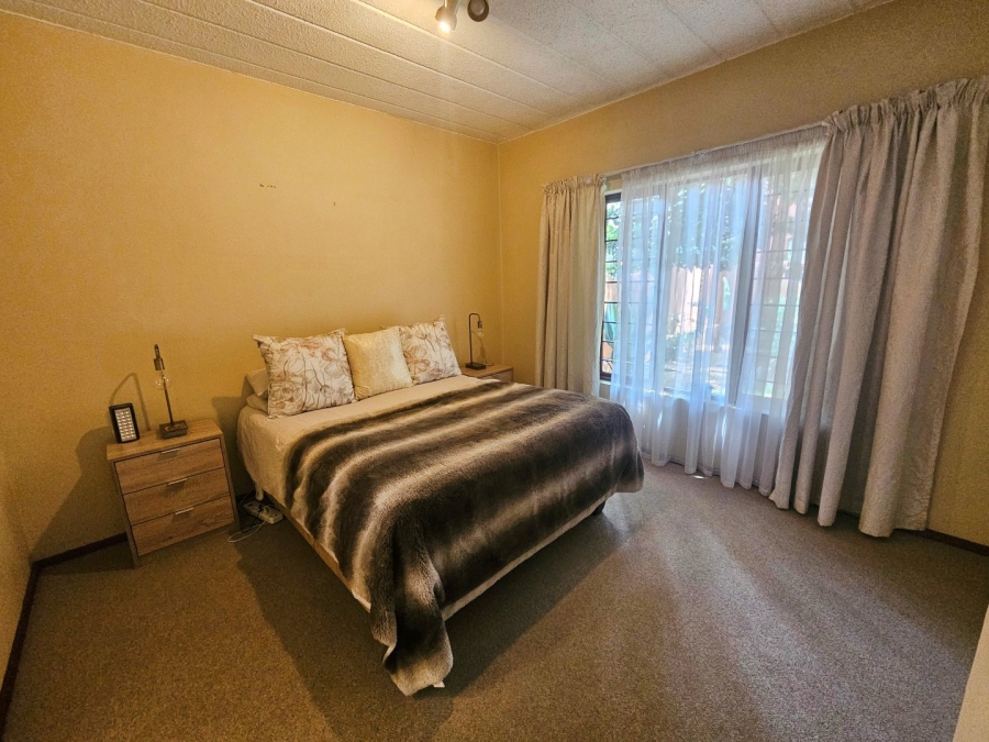 2 Bedroom Property for Sale in Sunninghill Gauteng