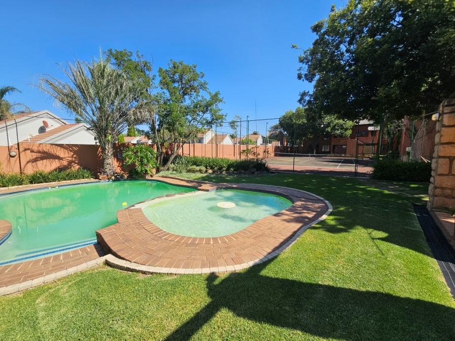 2 Bedroom Property for Sale in Sunninghill Gauteng