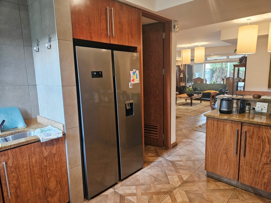 3 Bedroom Property for Sale in Dunkeld Gauteng