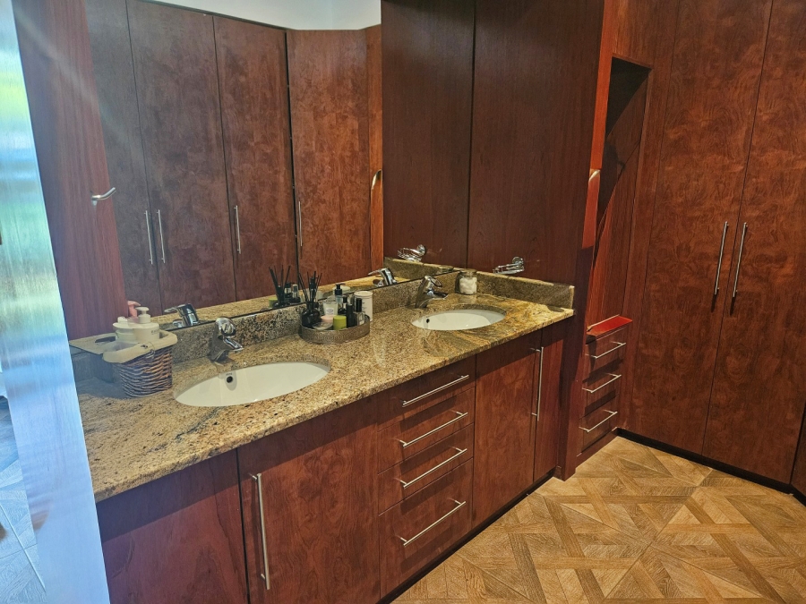 3 Bedroom Property for Sale in Dunkeld Gauteng