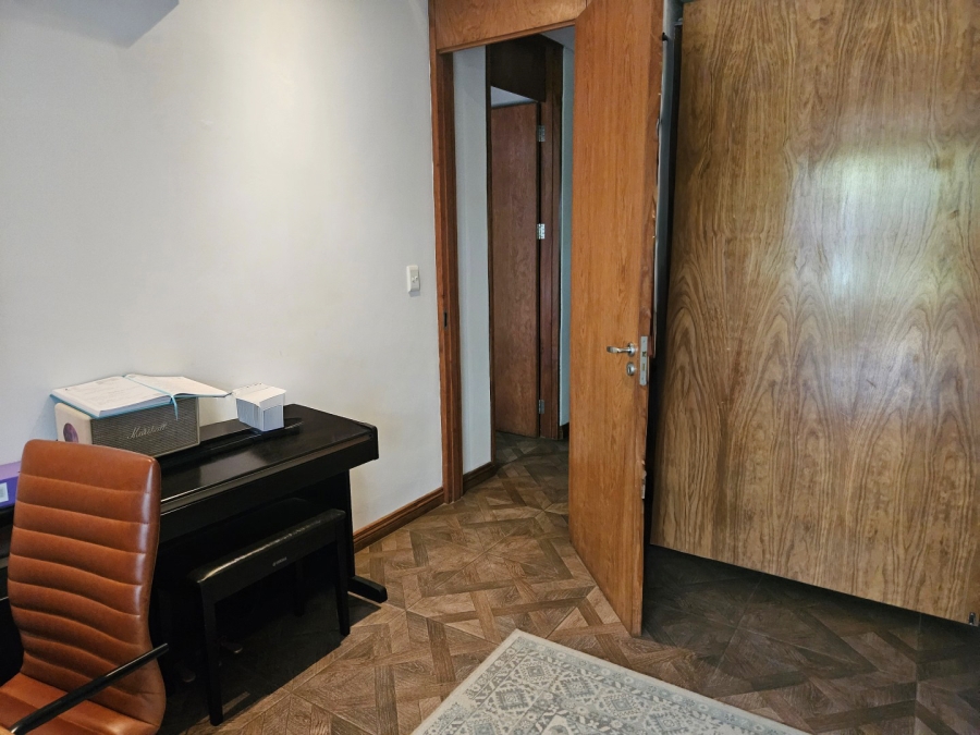 3 Bedroom Property for Sale in Dunkeld Gauteng