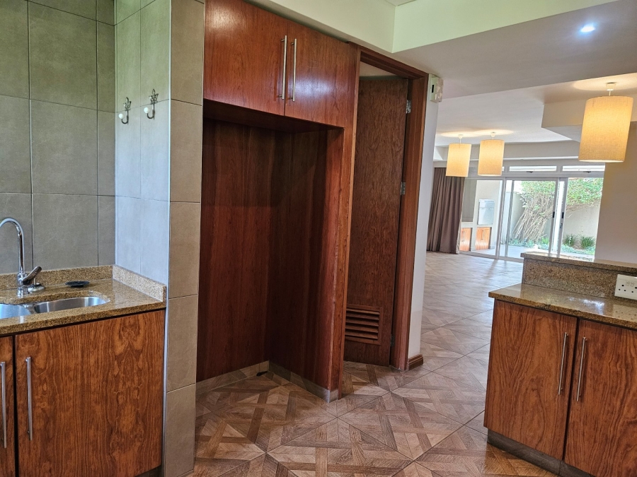 To Let 3 Bedroom Property for Rent in Dunkeld Gauteng