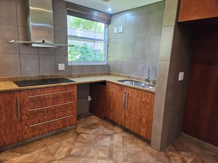 To Let 3 Bedroom Property for Rent in Dunkeld Gauteng