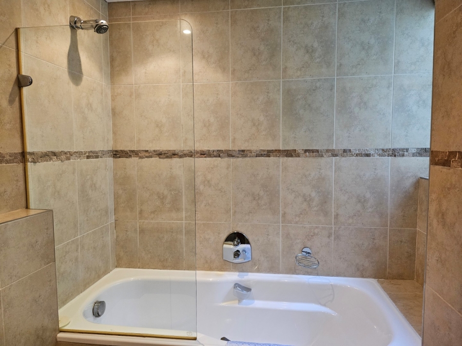 To Let 3 Bedroom Property for Rent in Dunkeld Gauteng