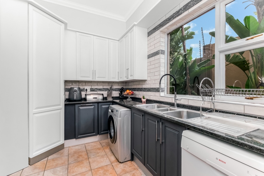 4 Bedroom Property for Sale in Fairland Gauteng