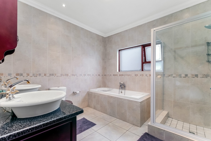 4 Bedroom Property for Sale in Fairland Gauteng