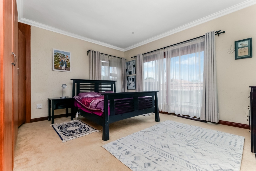 4 Bedroom Property for Sale in Fairland Gauteng