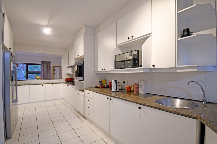 4 Bedroom Property for Sale in Petervale Gauteng