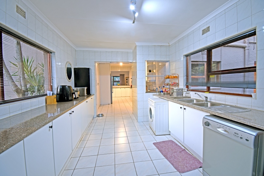 4 Bedroom Property for Sale in Petervale Gauteng