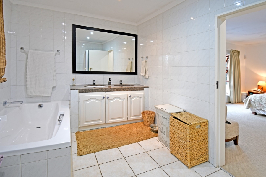 4 Bedroom Property for Sale in Petervale Gauteng