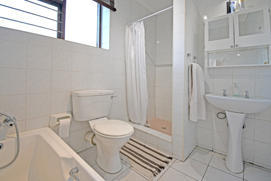 4 Bedroom Property for Sale in Petervale Gauteng