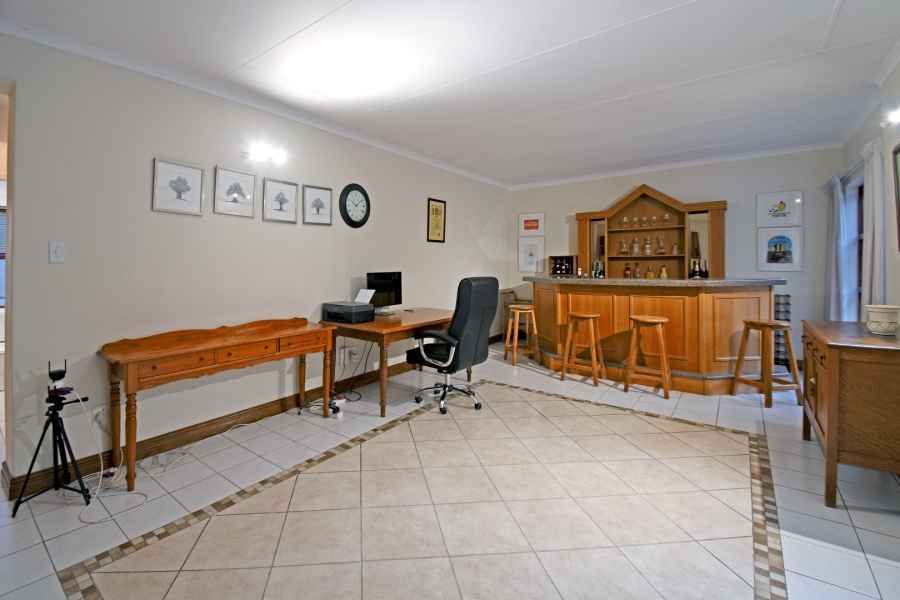 4 Bedroom Property for Sale in Petervale Gauteng