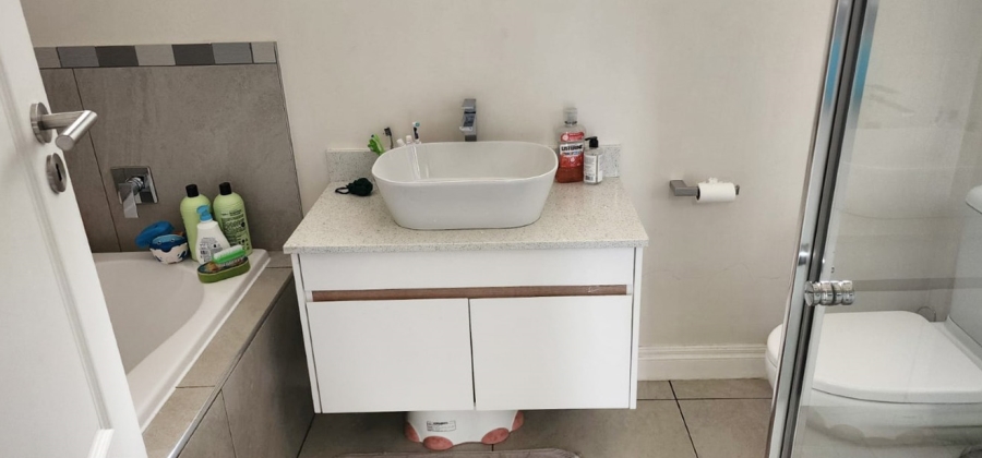 4 Bedroom Property for Sale in Petervale Gauteng