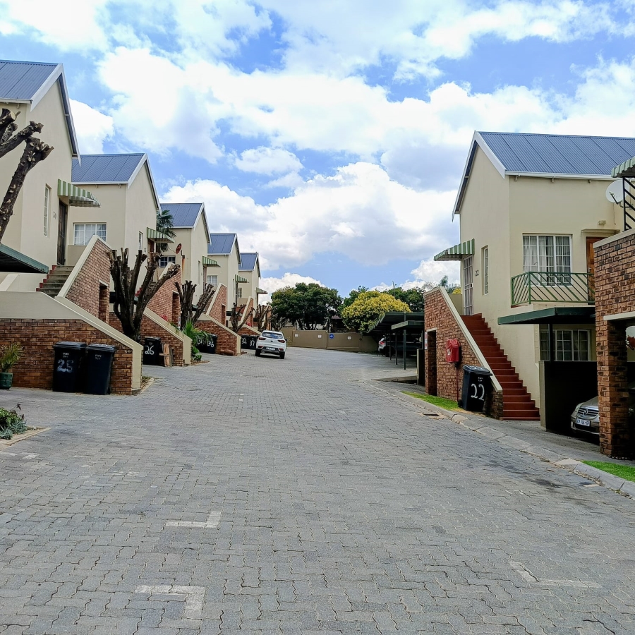 2 Bedroom Property for Sale in Radiokop Gauteng