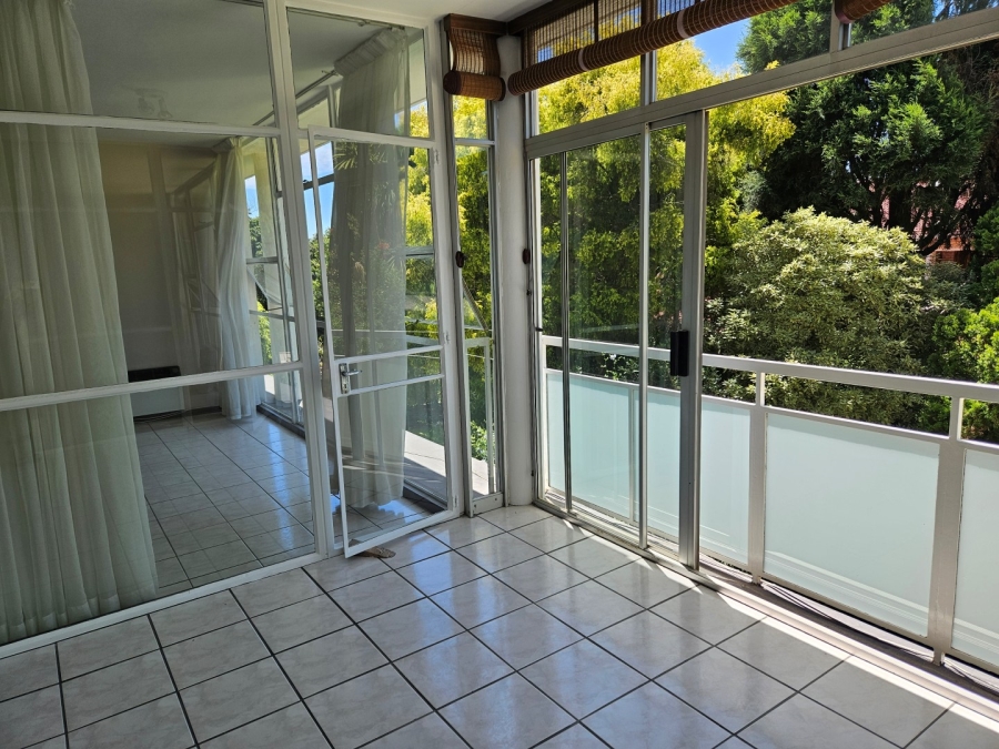 2 Bedroom Property for Sale in Dunkeld Gauteng