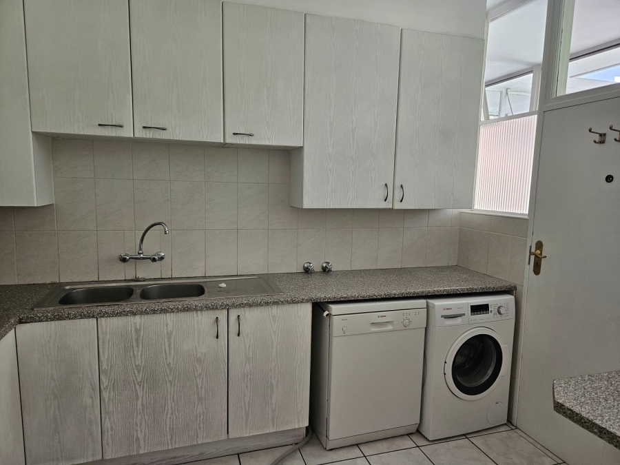 2 Bedroom Property for Sale in Dunkeld Gauteng