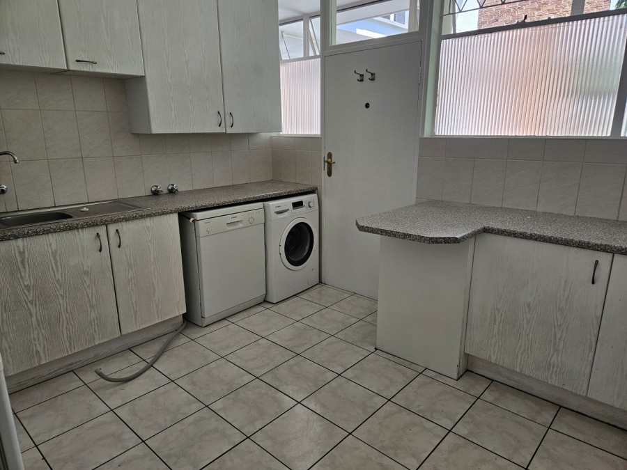 2 Bedroom Property for Sale in Dunkeld Gauteng