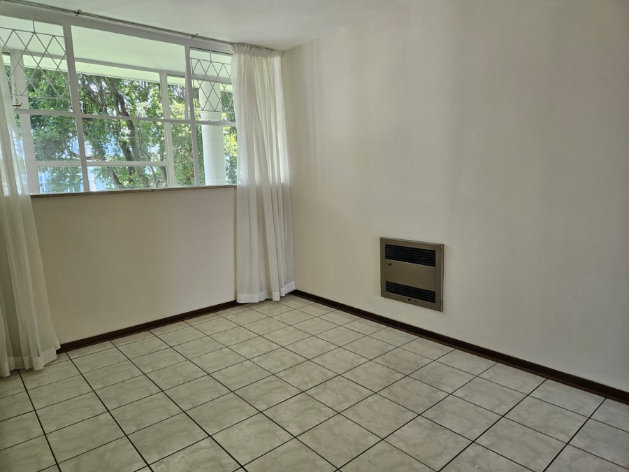 2 Bedroom Property for Sale in Dunkeld Gauteng