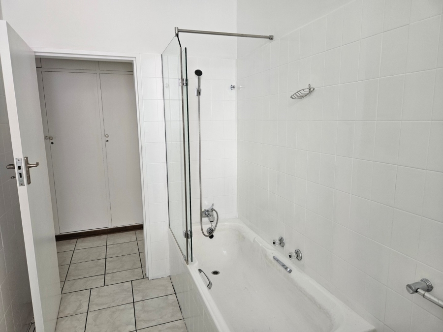 2 Bedroom Property for Sale in Dunkeld Gauteng