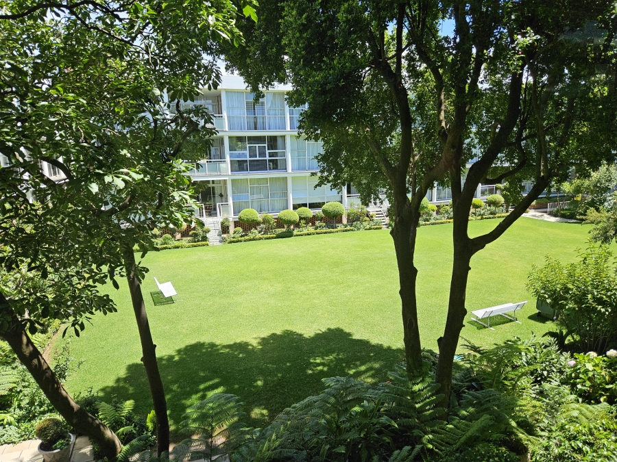 2 Bedroom Property for Sale in Dunkeld Gauteng