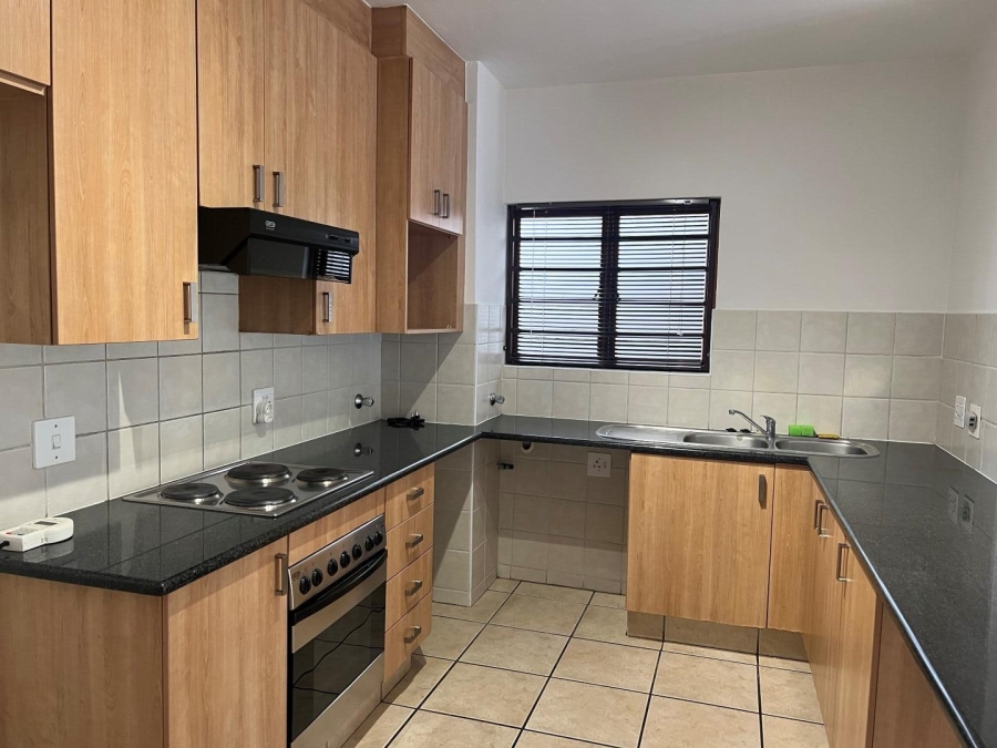 To Let 2 Bedroom Property for Rent in Woodmead Gauteng