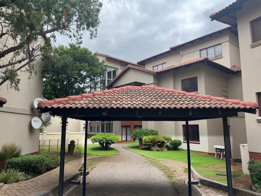 To Let 2 Bedroom Property for Rent in Woodmead Gauteng