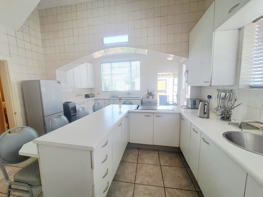 5 Bedroom Property for Sale in Kensington Gauteng