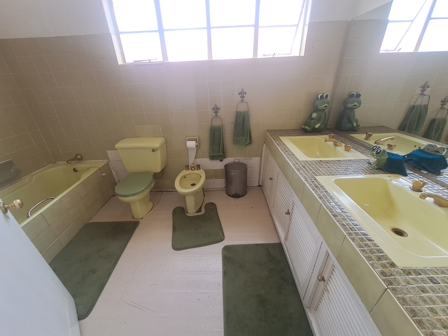 5 Bedroom Property for Sale in Kensington Gauteng