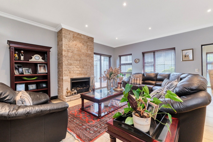 4 Bedroom Property for Sale in Woodmead Gauteng